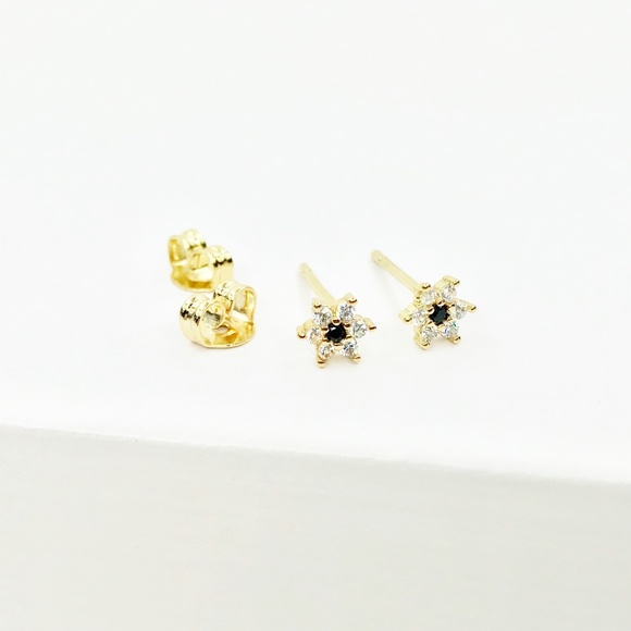 Flower Stud in Gold/Black CZ 925 - Picture 5 of 8
